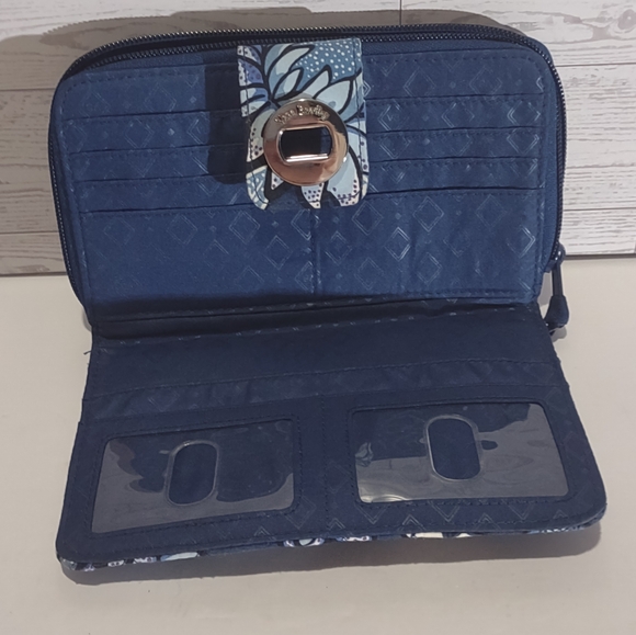 Vera Bradley RFID Turnlock Wallet in the Tropics Tapestry - Picture 3 of 4